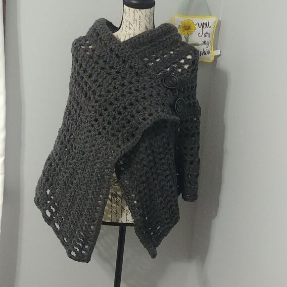 Just in! Handmade Crocheted Dark Grey Wool/Acrylic Thick & Heavy Shawl/Poncho - Picture 3 of 6